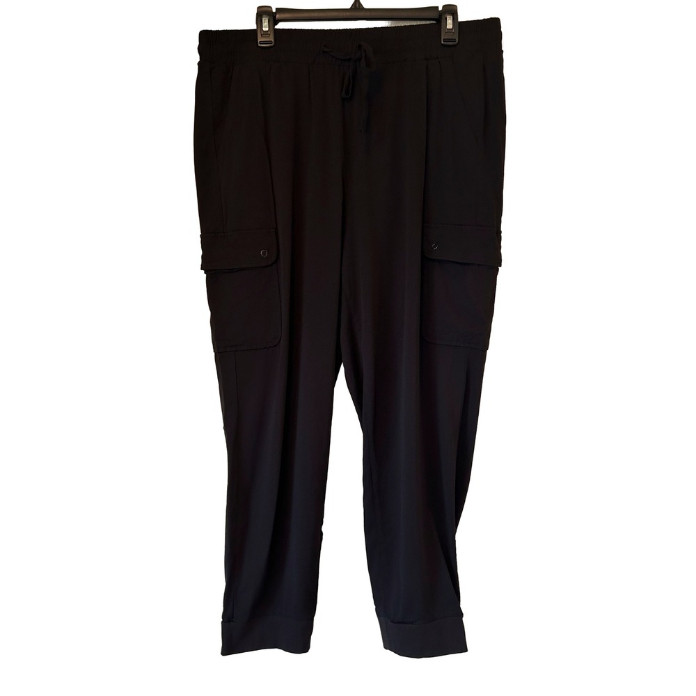 NWOT Torrid Lightweight Relaxed Fit Cargo Jogger Black Elastic Waist Crop 18 20